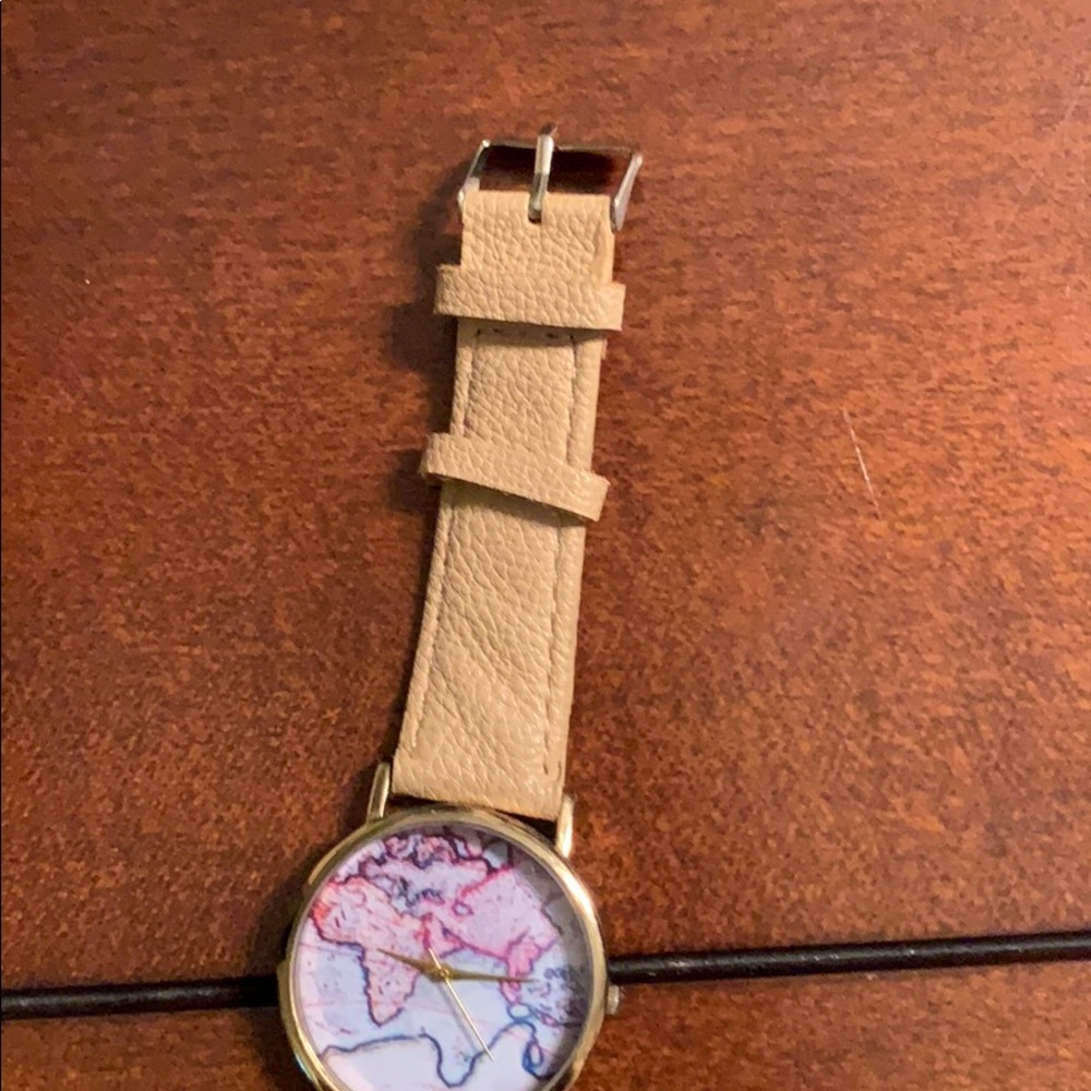 World Map Watch - Picture 4 of 5